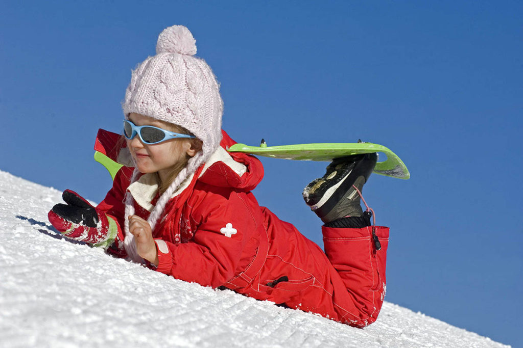 À partir de quel âge pratiquer la raquette à neige ? - Valetmont -  Snowuniverse Blog